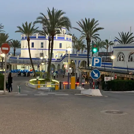 Casa Casu New Stunning 3 Bed Raised Ground Floor & Huge Balcony With Sea Pool & Mountain View Indoor & Outdoor Swimming Pools & Gym Walking Distance To Port Traveller Award 2023 * Estepona