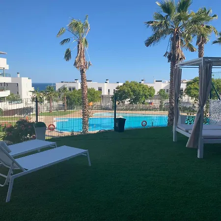 Casa Casu New Stunning 3 Bed Raised Ground Floor & Huge Balcony With Sea Pool & Mountain View Indoor & Outdoor Swimming Pools & Gym Walking Distance To Port Traveller Award 2023 아파트 *