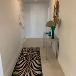 Appartamento Casa Casu New Stunning 3 Bed Raised Ground Floor & Huge Balcony With Sea Pool & Mountain View Indoor & Outdoor Swimming Pools & Gym Walking Distance To Port Traveller Award 2023 Estepona