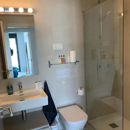 Casa Casu New Stunning 3 Bed Raised Ground Floor & Huge Balcony With Sea Pool & Mountain View Indoor & Outdoor Swimming Pools & Gym Walking Distance To Port Traveller Award 2023 埃斯特波纳