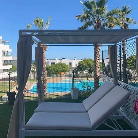 Casa Casu New Stunning 3 Bed Raised Ground Floor & Huge Balcony With Sea Pool & Mountain View Indoor & Outdoor Swimming Pools & Gym Walking Distance To Port Traveller Award 2023 아파트 *