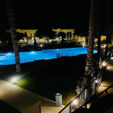 Apartman Casa Casu New Stunning 3 Bed Raised Ground Floor & Huge Balcony With Sea Pool & Mountain View Indoor & Outdoor Swimming Pools & Gym Walking Distance To Port Traveller Award 2023 *