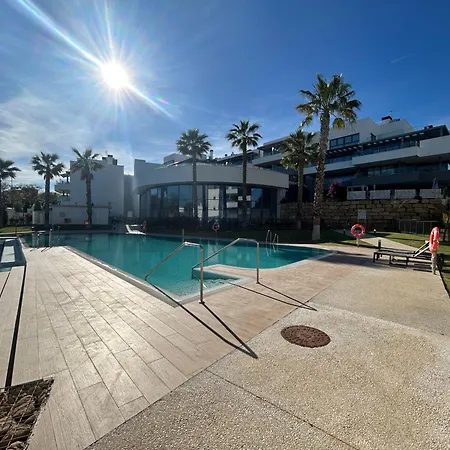 Apartamento Casa Casu New Stunning 3 Bed Raised Ground Floor & Huge Balcony With Sea Pool & Mountain View Indoor & Outdoor Swimming Pools & Gym Walking Distance To Port Traveller Award 2023 *