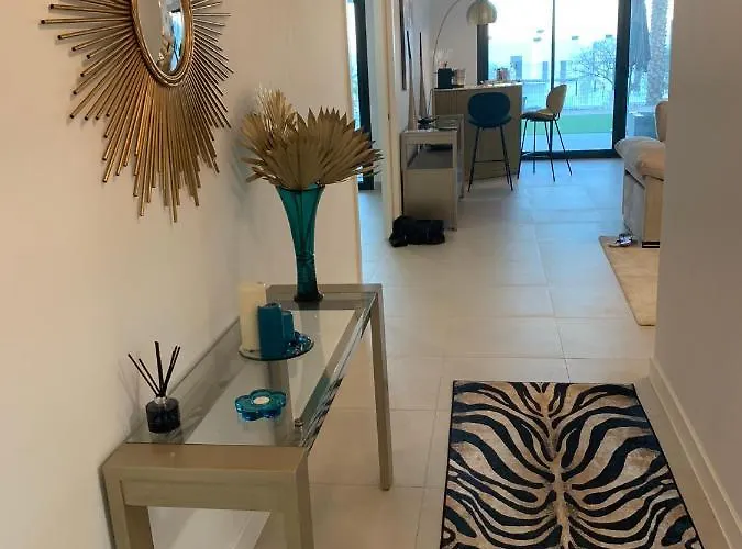 Apartment Casa Casu: Beachfront With Sea Views And Dual Pools Estepona