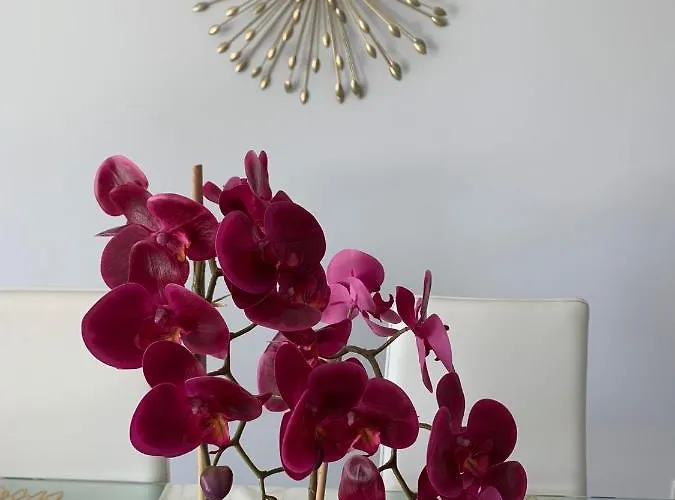 Apartamento Casa Casu New Stunning 3 Bed Raised Ground Floor Apartment&huge Balcony With Sea Pool&mountain View Indoor&outdoor Swimming Pools&gym Walking Distance To Port Traveller Award 2023 Estepona