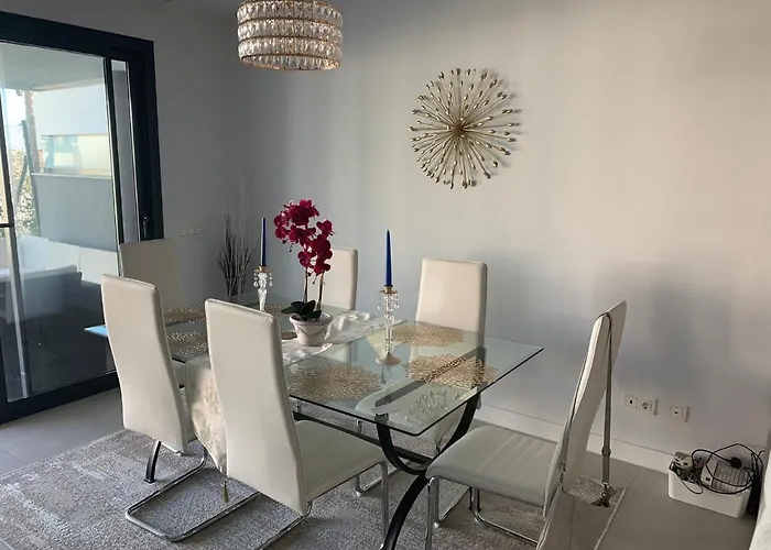 Apartamento Casa Casu New Stunning 3 Bed Raised Ground Floor Apartment&huge Balcony With Sea Pool&mountain View Indoor&outdoor Swimming Pools&gym Walking Distance To Port Traveller Award 2023 *