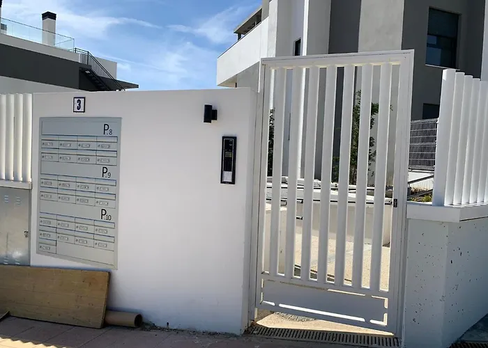 Apartamento Casa Casu New Stunning 3 Bed Raised Ground Floor Apartment&huge Balcony With Sea Pool&mountain View Indoor&outdoor Swimming Pools&gym Walking Distance To Port Traveller Award 2023 Estepona