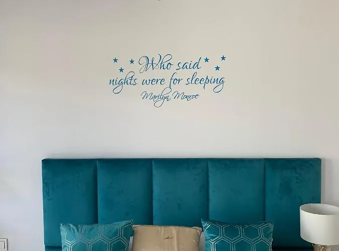 Apartamento Casa Casu New Stunning 3 Bed Raised Ground Floor Apartment&huge Balcony With Sea Pool&mountain View Indoor&outdoor Swimming Pools&gym Walking Distance To Port Traveller Award 2023