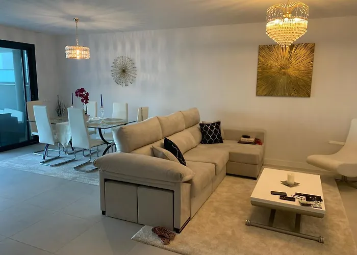 Apartamento Casa Casu New Stunning 3 Bed Raised Ground Floor Apartment&huge Balcony With Sea Pool&mountain View Indoor&outdoor Swimming Pools&gym Walking Distance To Port Traveller Award 2023