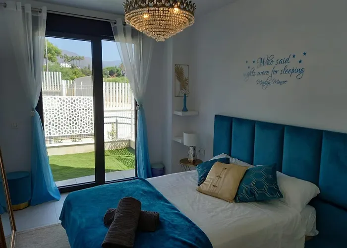 Apartment Casa Casu: Beachfront With Sea Views And Dual Pools