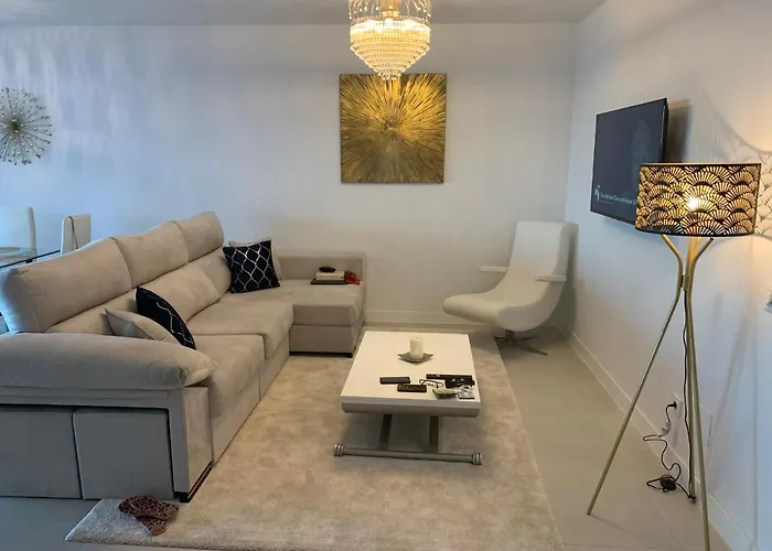 Casa Casu New Stunning 3 Bed Raised Ground Floor Apartment&huge Balcony With Sea Pool&mountain View Indoor&outdoor Swimming Pools&gym Walking Distance To Port Traveller Award 2023 Apartamento *