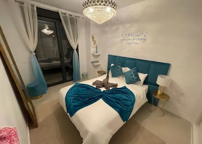 Apartment Casa Casu: Beachfront With Sea Views And Dual Pools Estepona