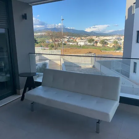 Casa Casu New Stunning 3 Bed Raised Ground Floor & Huge Balcony With Sea Pool & Mountain View Indoor & Outdoor Swimming Pools & Gym Walking Distance To Port Traveller Award 2023 Daire Estepona