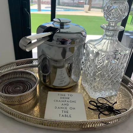 Casa Casu New Stunning 3 Bed Raised Ground Floor & Huge Balcony With Sea Pool & Mountain View Indoor & Outdoor Swimming Pools & Gym Walking Distance To Port Traveller Award 2023 *