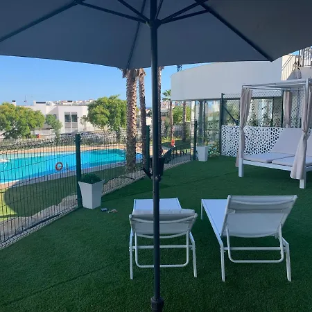 Casa Casu New Stunning 3 Bed Raised Ground Floor & Huge Balcony With Sea Pool & Mountain View Indoor & Outdoor Swimming Pools & Gym Walking Distance To Port Traveller Award 2023 Estepona