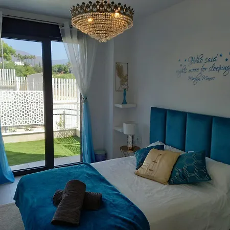 Daire Casa Casu New Stunning 3 Bed Raised Ground Floor & Huge Balcony With Sea Pool & Mountain View Indoor & Outdoor Swimming Pools & Gym Walking Distance To Port Traveller Award 2023