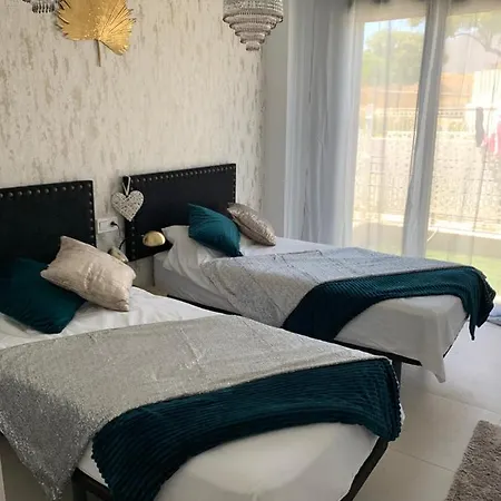 Casa Casu New Stunning 3 Bed Raised Ground Floor & Huge Balcony With Sea Pool & Mountain View Indoor & Outdoor Swimming Pools & Gym Walking Distance To Port Traveller Award 2023 Daire