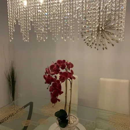 Casa Casu New Stunning 3 Bed Raised Ground Floor & Huge Balcony With Sea Pool & Mountain View Indoor & Outdoor Swimming Pools & Gym Walking Distance To Port Traveller Award 2023 *