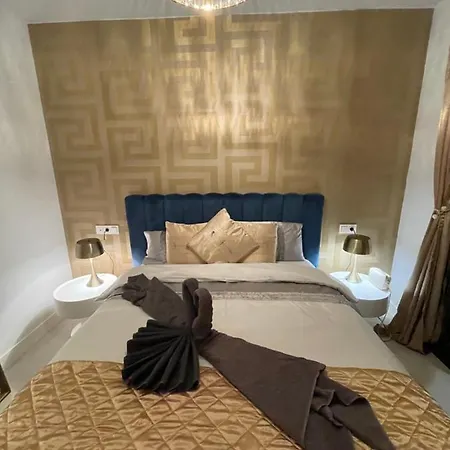 Daire Casa Casu New Stunning 3 Bed Raised Ground Floor & Huge Balcony With Sea Pool & Mountain View Indoor & Outdoor Swimming Pools & Gym Walking Distance To Port Traveller Award 2023 *