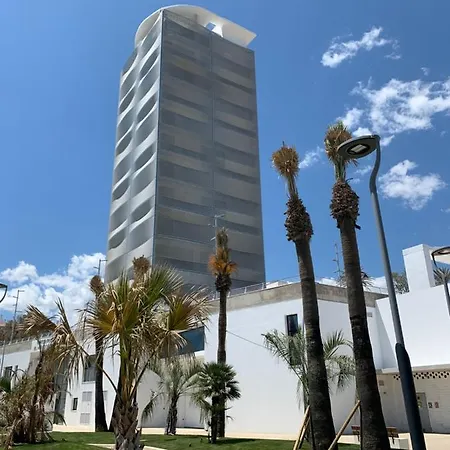 Casa Casu New Stunning 3 Bed Raised Ground Floor & Huge Balcony With Sea Pool & Mountain View Indoor & Outdoor Swimming Pools & Gym Walking Distance To Port Traveller Award 2023 Estepona