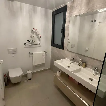 Casa Casu New Stunning 3 Bed Raised Ground Floor & Huge Balcony With Sea Pool & Mountain View Indoor & Outdoor Swimming Pools & Gym Walking Distance To Port Traveller Award 2023