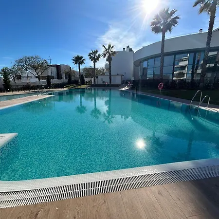 Casa Casu New Stunning 3 Bed Raised Ground Floor & Huge Balcony With Sea Pool & Mountain View Indoor & Outdoor Swimming Pools & Gym Walking Distance To Port Traveller Award 2023 Daire