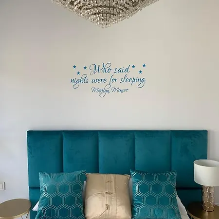 アパート Casa Casu New Stunning 3 Bed Raised Ground Floor & Huge Balcony With Sea Pool & Mountain View Indoor & Outdoor Swimming Pools & Gym Walking Distance To Port Traveller Award 2023