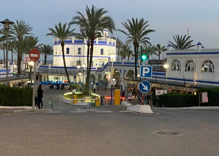 Casa Casu New Stunning 3 Bed Raised Ground Floor & Huge Balcony With Sea Pool & Mountain View Indoor & Outdoor Swimming Pools & Gym Walking Distance To Port Traveller Award 2023 * إِستيبونا