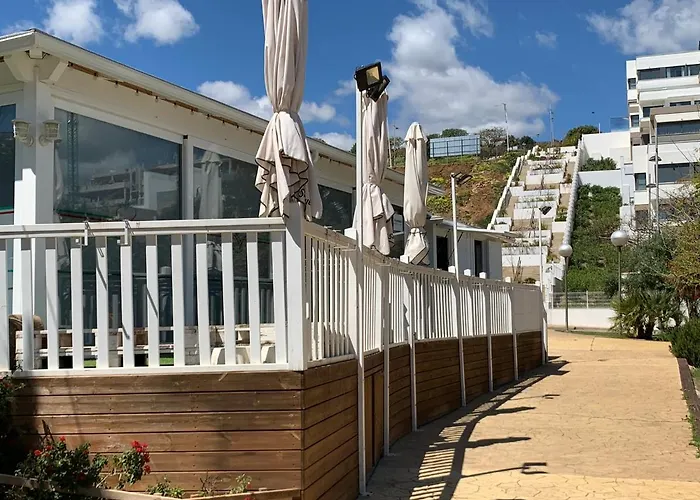 Casa Casu New Stunning 3 Bed Raised Ground Floor & Huge Balcony With Sea Pool & Mountain View Indoor & Outdoor Swimming Pools & Gym Walking Distance To Port Traveller Award 2023 شقة