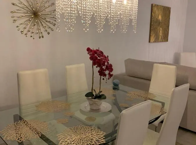 Casa Casu New Stunning 3 Bed Raised Ground Floor & Huge Balcony With Sea Pool & Mountain View Indoor & Outdoor Swimming Pools & Gym Walking Distance To Port Traveller Award 2023 شقة *