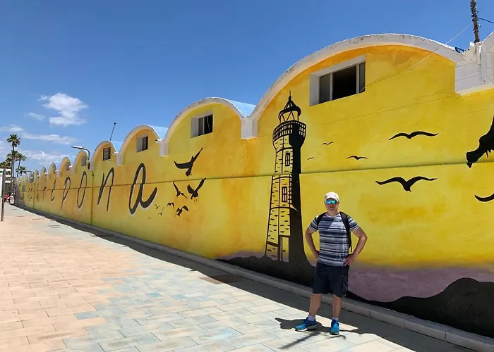 Casa Casu New Stunning 3 Bed Raised Ground Floor & Huge Balcony With Sea Pool & Mountain View Indoor & Outdoor Swimming Pools & Gym Walking Distance To Port Traveller Award 2023 *