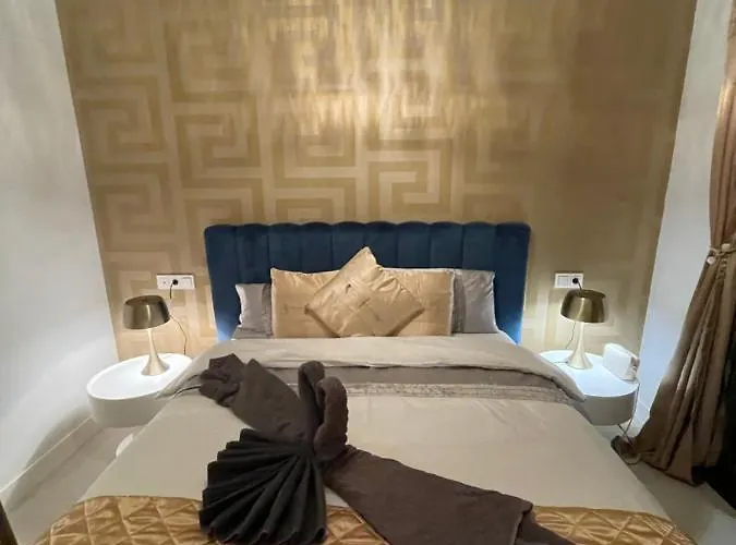 شقة Casa Casu New Stunning 3 Bed Raised Ground Floor & Huge Balcony With Sea Pool & Mountain View Indoor & Outdoor Swimming Pools & Gym Walking Distance To Port Traveller Award 2023 *