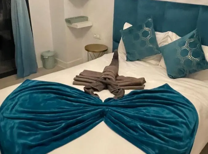 شقة Casa Casu New Stunning 3 Bed Raised Ground Floor & Huge Balcony With Sea Pool & Mountain View Indoor & Outdoor Swimming Pools & Gym Walking Distance To Port Traveller Award 2023