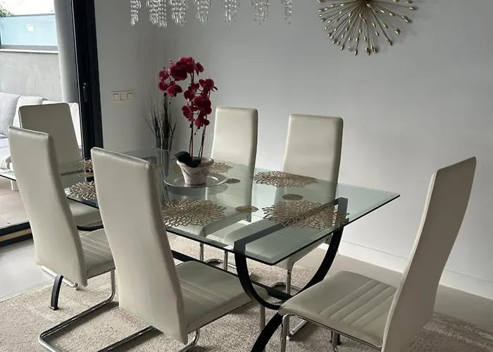 Casa Casu New Stunning 3 Bed Raised Ground Floor & Huge Balcony With Sea Pool & Mountain View Indoor & Outdoor Swimming Pools & Gym Walking Distance To Port Traveller Award 2023 *