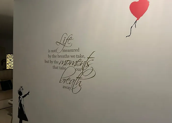 Casa Casu New Stunning 3 Bed Raised Ground Floor & Huge Balcony With Sea Pool & Mountain View Indoor & Outdoor Swimming Pools & Gym Walking Distance To Port Traveller Award 2023 إِستيبونا