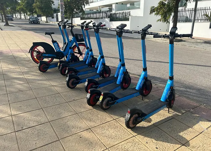 Casa Casu New Stunning 3 Bed Raised Ground Floor & Huge Balcony With Sea Pool & Mountain View Indoor & Outdoor Swimming Pools & Gym Walking Distance To Port Traveller Award 2023 شقة